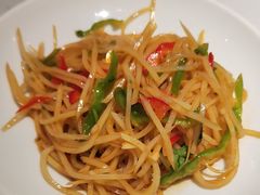 炝拌酸辣土豆丝-关东小磨东北菜(漕河泾印象城店)