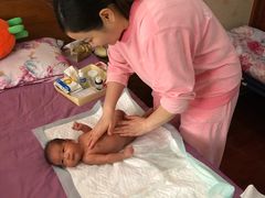 -爱的果实月嫂育婴师(世纪东方店)