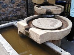 -百里峡七彩艺术小镇