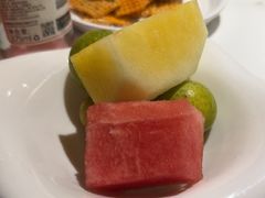 -雍容荟活帝王蟹活龙虾自助(苏宁旗舰店)