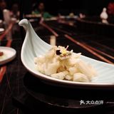 花菜梗真的是爱了 每次都认真的吃着比较着