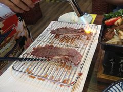 铺天盖地顶级澳牛肉火焰寿司-仙隐小鹿中華の日料(正弘城店)