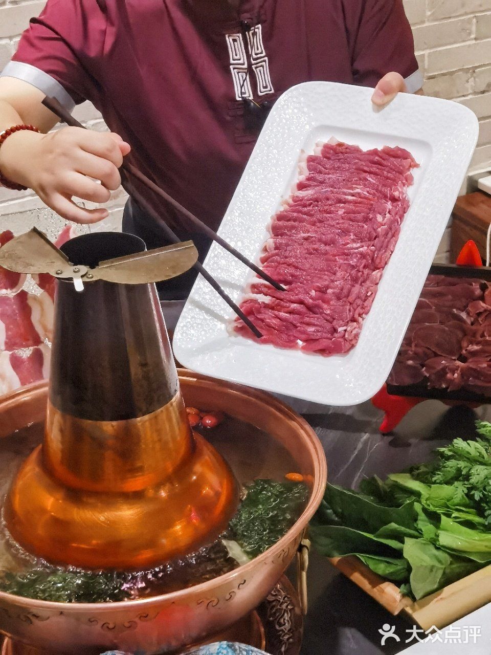 老北京爆汁流油的门钉肉饼！居然在这里吃到了
