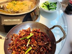 -阿瓦山寨·湘菜现炒·剁椒鱼头王(咸阳总店)