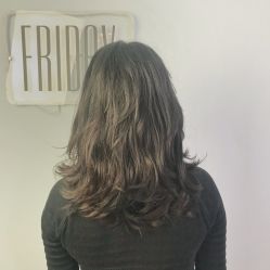 中发-FRIDAY星期五专业美发沙龙