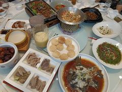-香山湖家家宴(中山陵店)