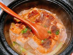 砂锅海鲜酿豆腐-坛宗剁椒鱼头(河西王府井店)