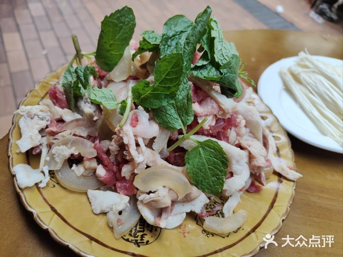 榕江牛瘪牛肉火锅图片