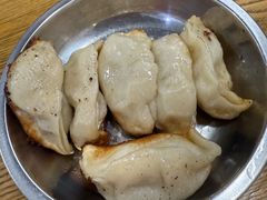 -黄阿姨锅贴大王(万航渡路店)