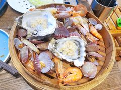 必点菜一筐海鲜-鲜小岛·铜锅涮肉