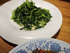 -头上红煨盐鸡·非遗院子餐厅