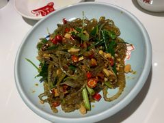 香葱拌鱼皮-北院·果木烤鸭·25年东北菜(创意产业园店)