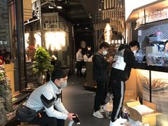 等位区-湊湊火锅·茶憩(东城万达店)