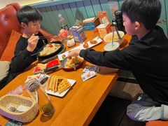 -豪客嘉族·麦尼顿西餐厅(乐福天下店)
