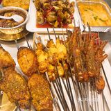 推荐点这个油饼,上面的蘸料不要太好吃