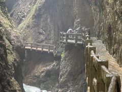 -龙水峡地缝景区