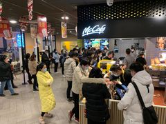 等位区-麦当劳(成都时代奥特莱斯店)