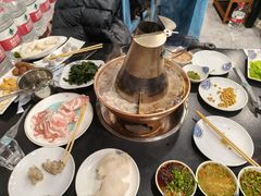 -楼外楼大刀肉传统火锅居(幸福街店)