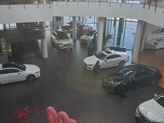 -奔驰北京极光星徽(四元桥店)