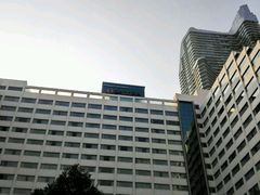 -曼谷湄南河畔华美达广场酒店