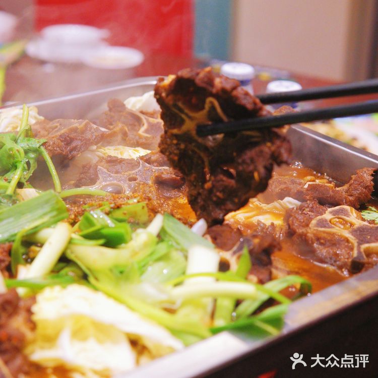 小夫妻老板创立新品牌🐏炭锅羊肉鲜过头