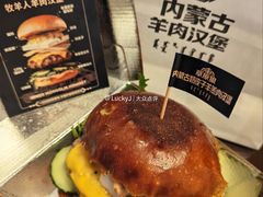 -虹桥艺术中心