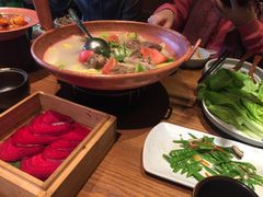 -云海肴·汽锅鸡·云南菜(天山百盛优客店)