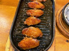 料理烤焦香翅中-老东镇啤酒屋海鲜加工·蒸汽海鲜·海鲜烧烤(台东店)