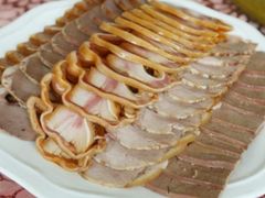 -鞍山大白鲨美食酒店