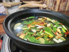 -陆记牛庄·碳锅龙虾烧烤(爱上花园店)