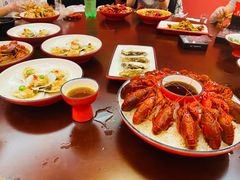 -虾弄弄海派小龙虾·牛羊蝎子火锅