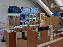 -爱革·洗衣改衣·洗鞋修鞋·洗包修包·奢侈品护理(缤谷广场店)