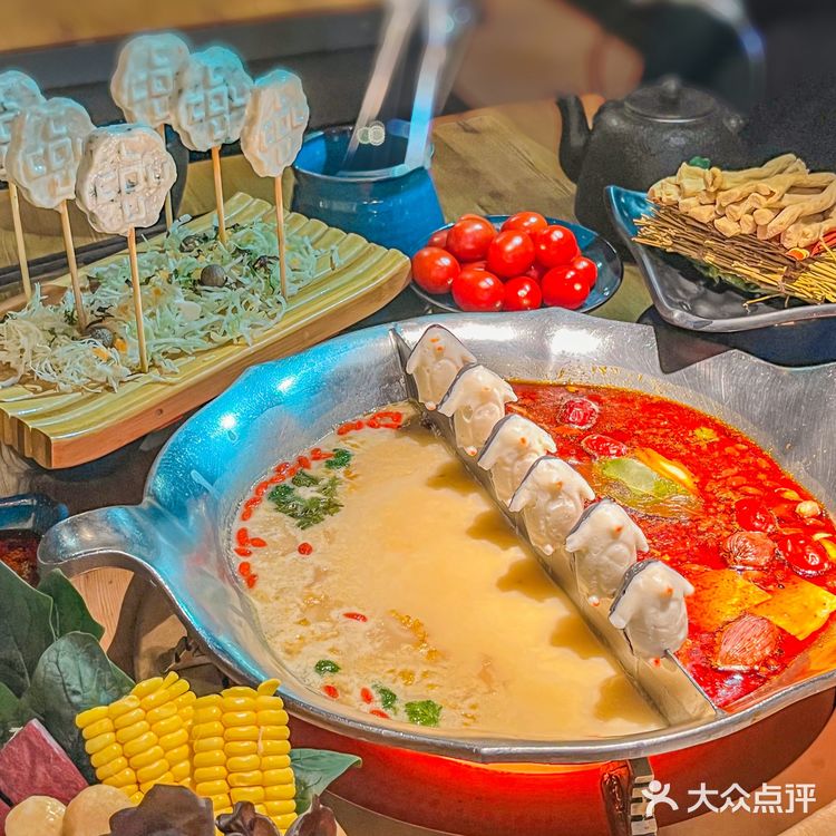 姐妹们,快来湊湊火锅看企鹅跳水啦!