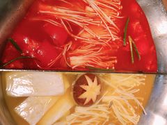 红颜花胶鸡锅-湊湊火锅·茶憩(杭州湖滨银泰in77店)