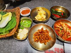-草家酱蟹炭火烤肉店(珲春南路一店)