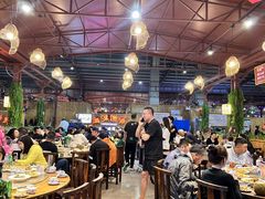 -三亚火车头万人海鲜广场