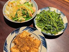 -Cuc Gach Quan Restaurant