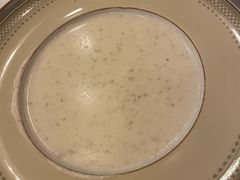 奶油松茸蘑菇汤-莫斯科餐厅