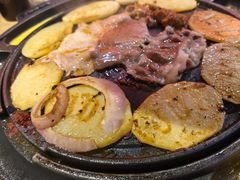 -三国惹火烤肉·中日韩烤肉集合店(百草路店)