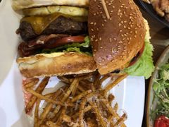 27&nbsp;牛肉汉堡-HELLO 27 意面·沙拉·帕尼尼