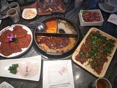 -热火朝天鲜切牛肉火锅(南强街巷店)