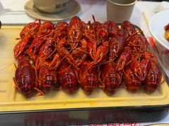 -肥肥虾庄·金牌油焖大虾(汉街SKP店)