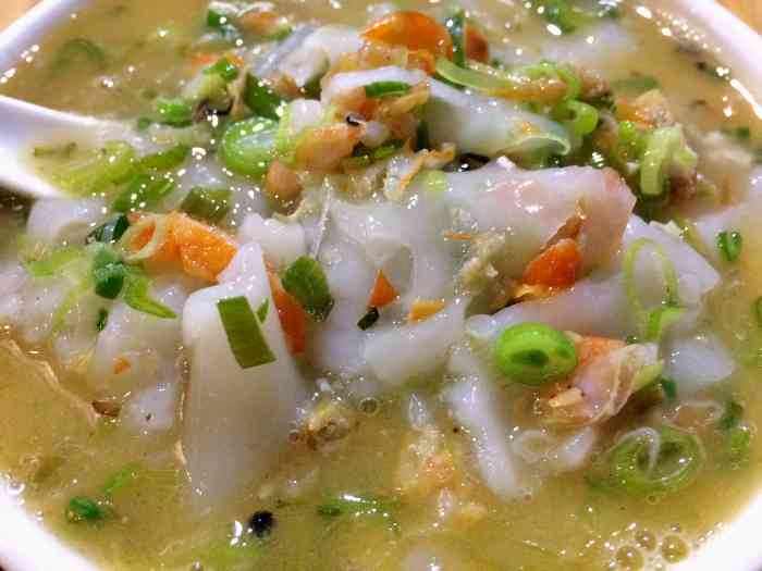 打分 大锅"淋粄汤"传统做法,汤水新鲜美味,粄块韧劲适中,值得再来!