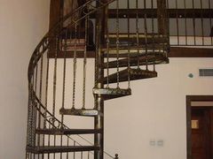 通向阁楼的楼梯-意大利农场度假村