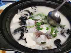 浓汤鱼头-老淳安—伴山伴湖(千岛湖开元度假村店)