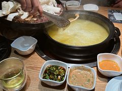 -一朵菌·野生菌探索家火锅(南亚店)