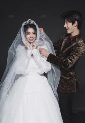 -雪中彩影婚纱摄影·微光艺术中心