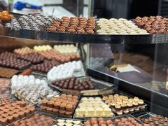 -Laderach 莱德拉(上海环贸iapm店)