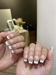-花岐款式专研健康美甲沙龙