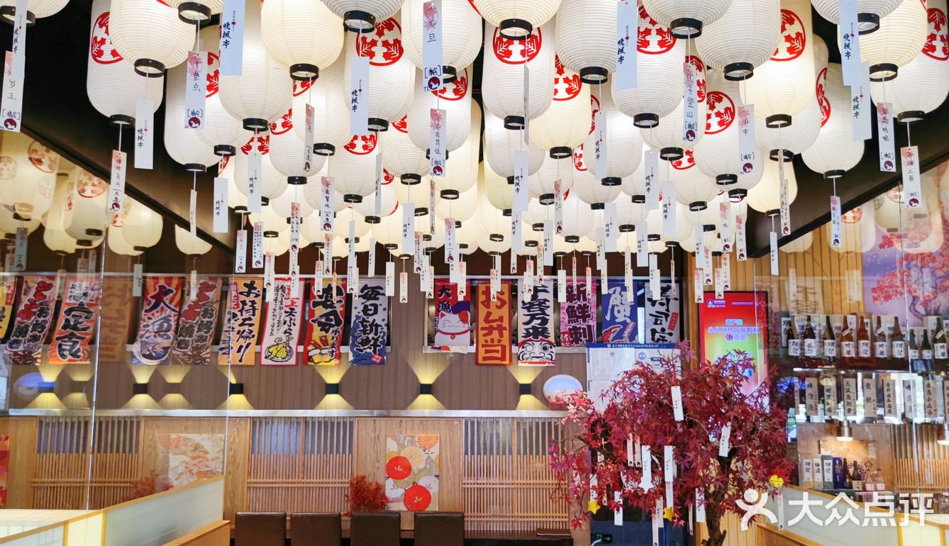 减肥也要去拔草的海鲜日料放题店